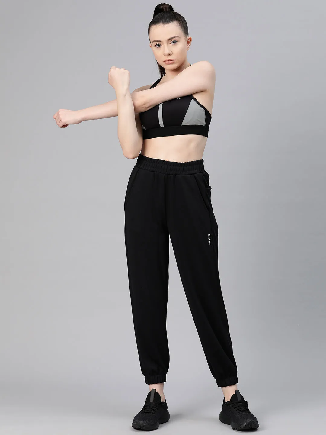 Alcis Women Solid Regular-Fit Joggers