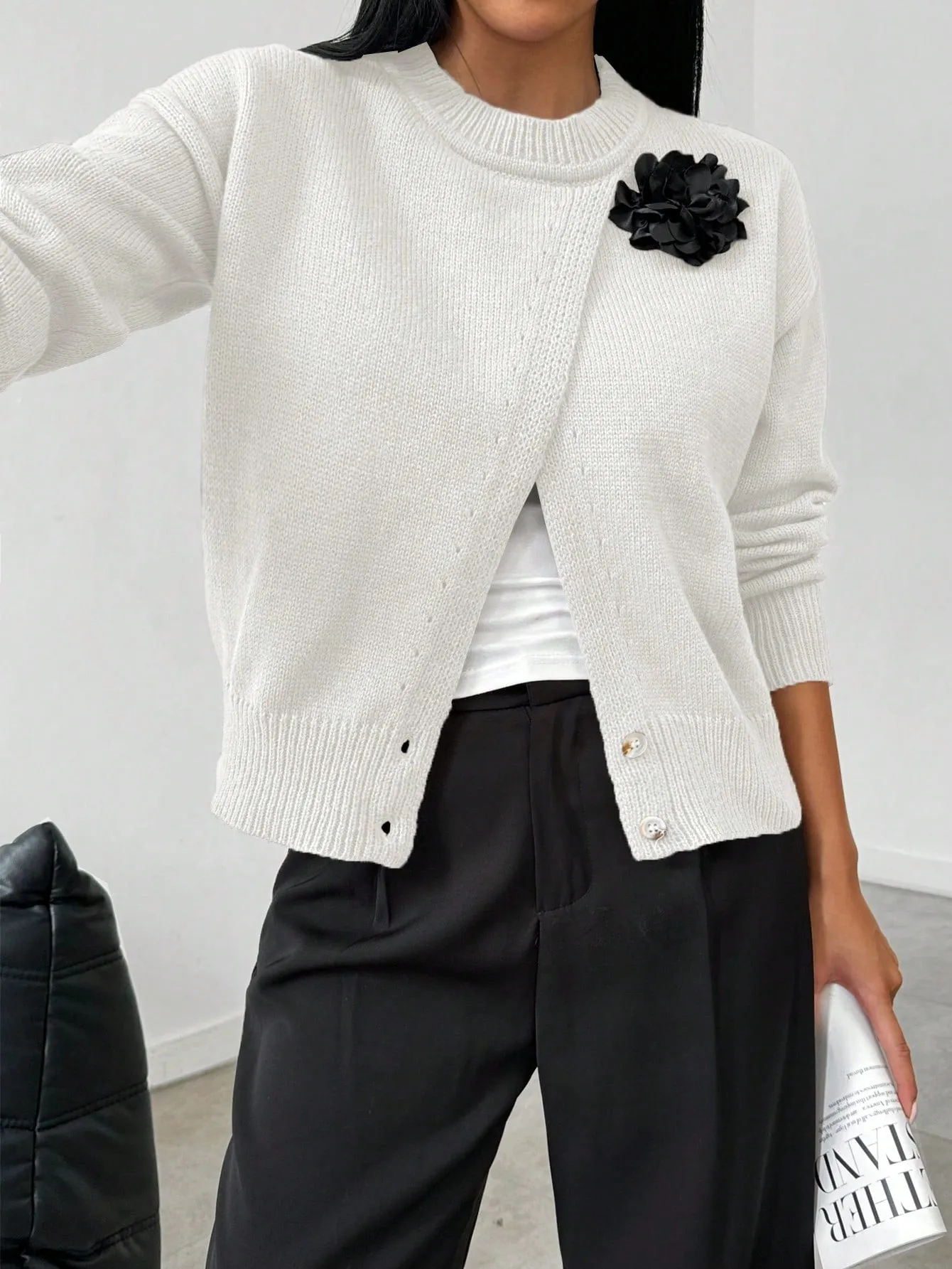 ARIZA Floral 3D Decor Split Hem Sweater
