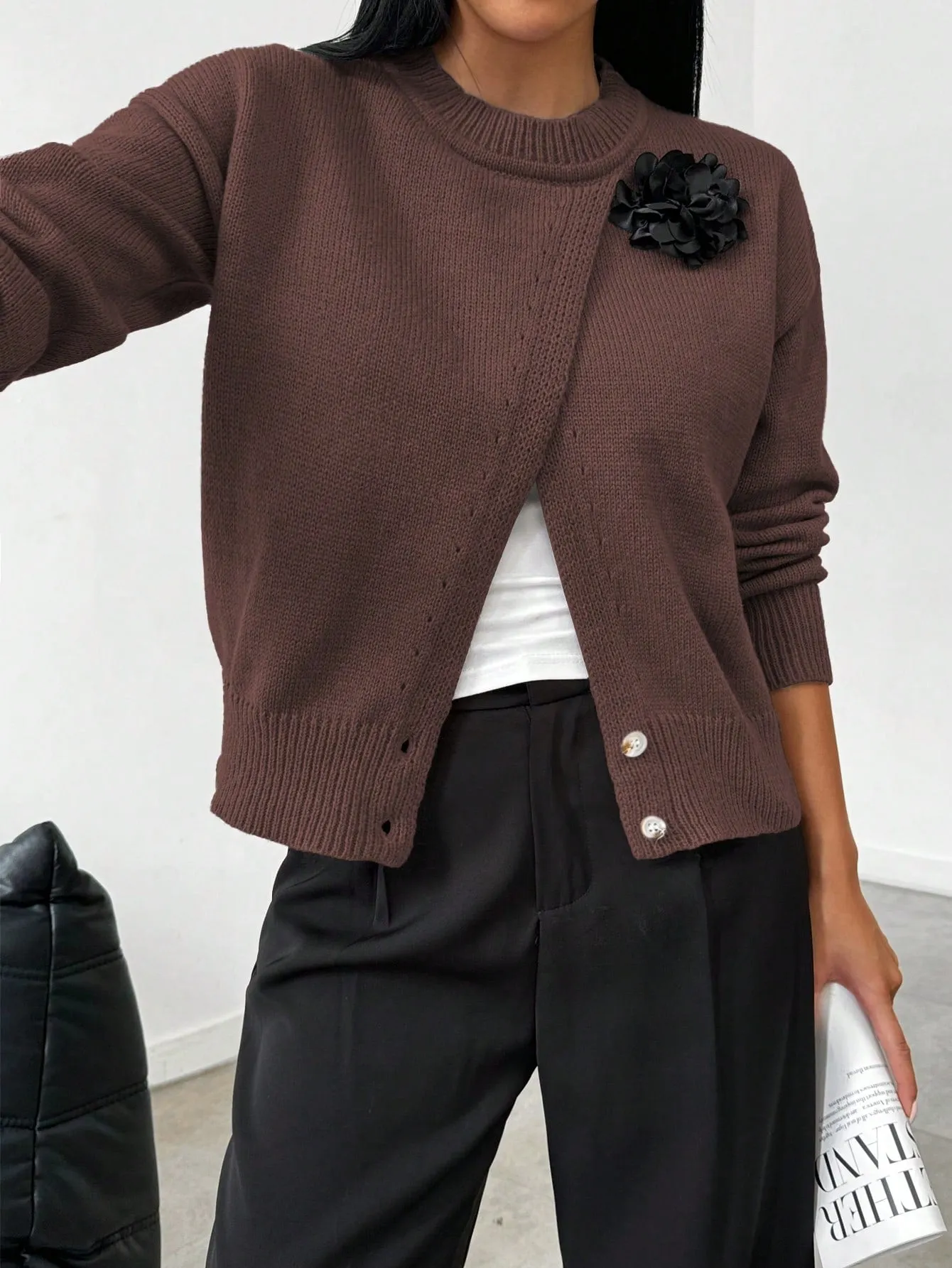 ARIZA Floral 3D Decor Split Hem Sweater