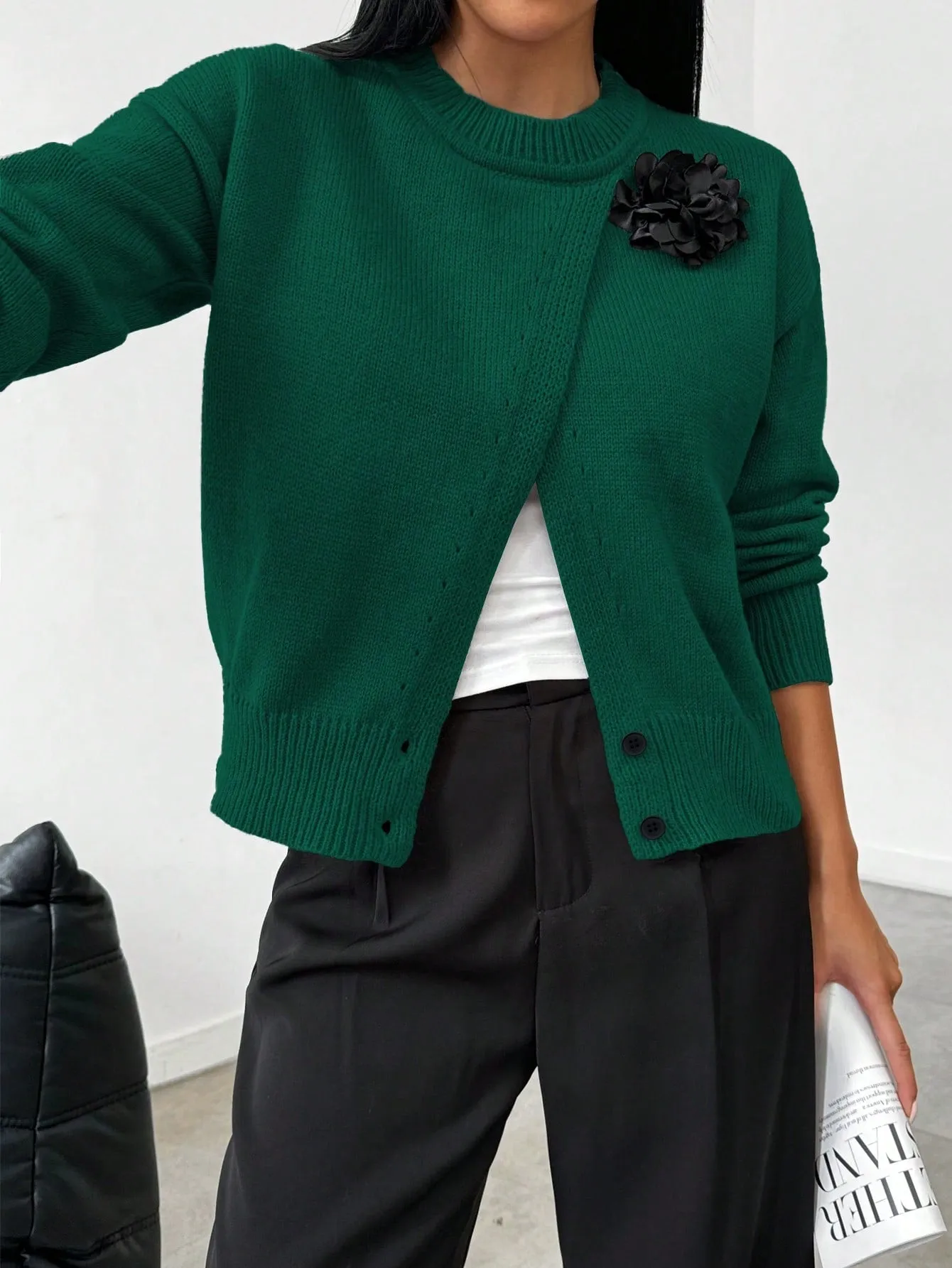 ARIZA Floral 3D Decor Split Hem Sweater