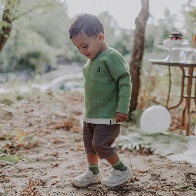 Chandail vert à col henley en maille, bébé || Green henley collar knitted sweatshirt, baby