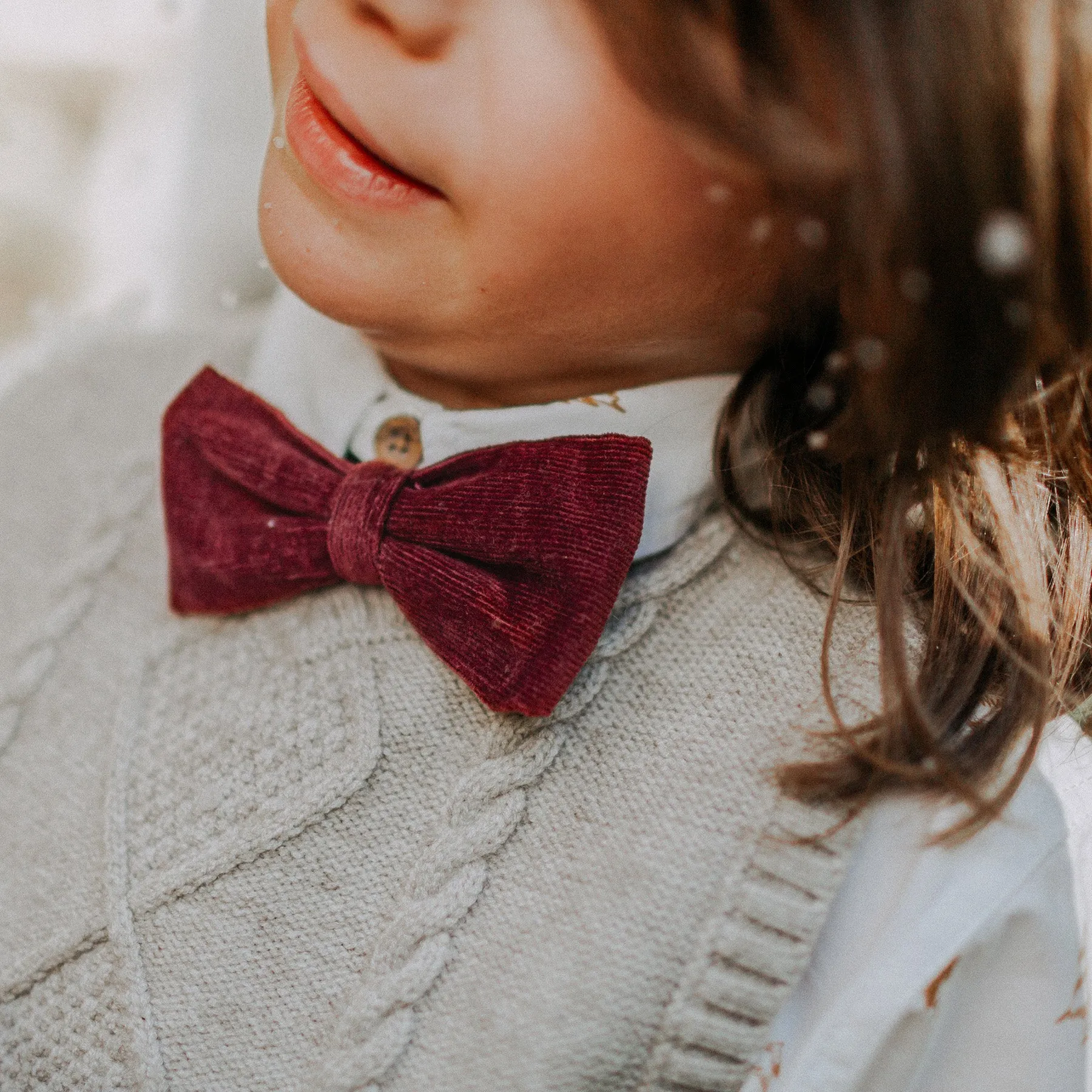 Débardeur de maille beige, enfant  || Beige sleeveless knitted vest, child