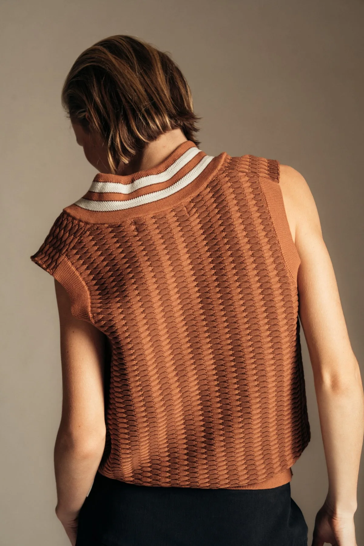 PAULA CANOVAS DEL VAS | HOT KNIT VEST