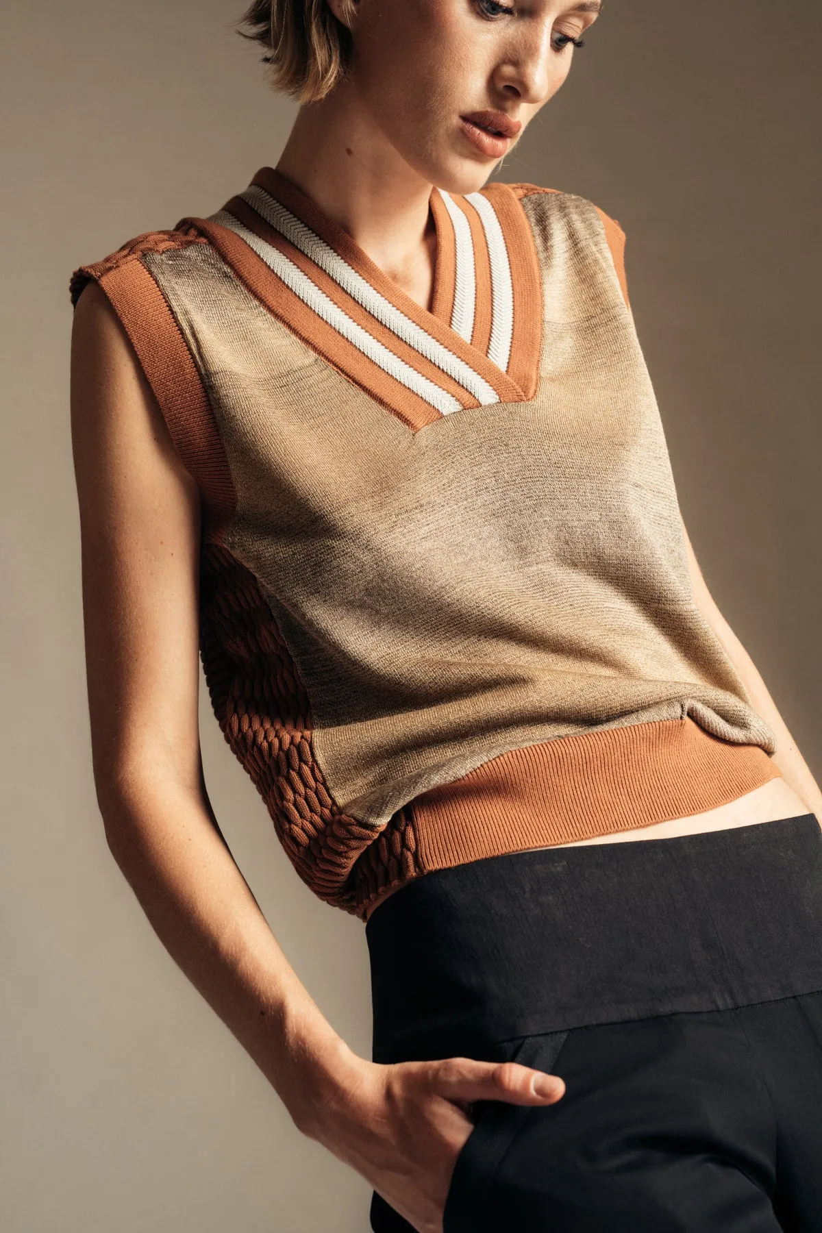 PAULA CANOVAS DEL VAS | HOT KNIT VEST