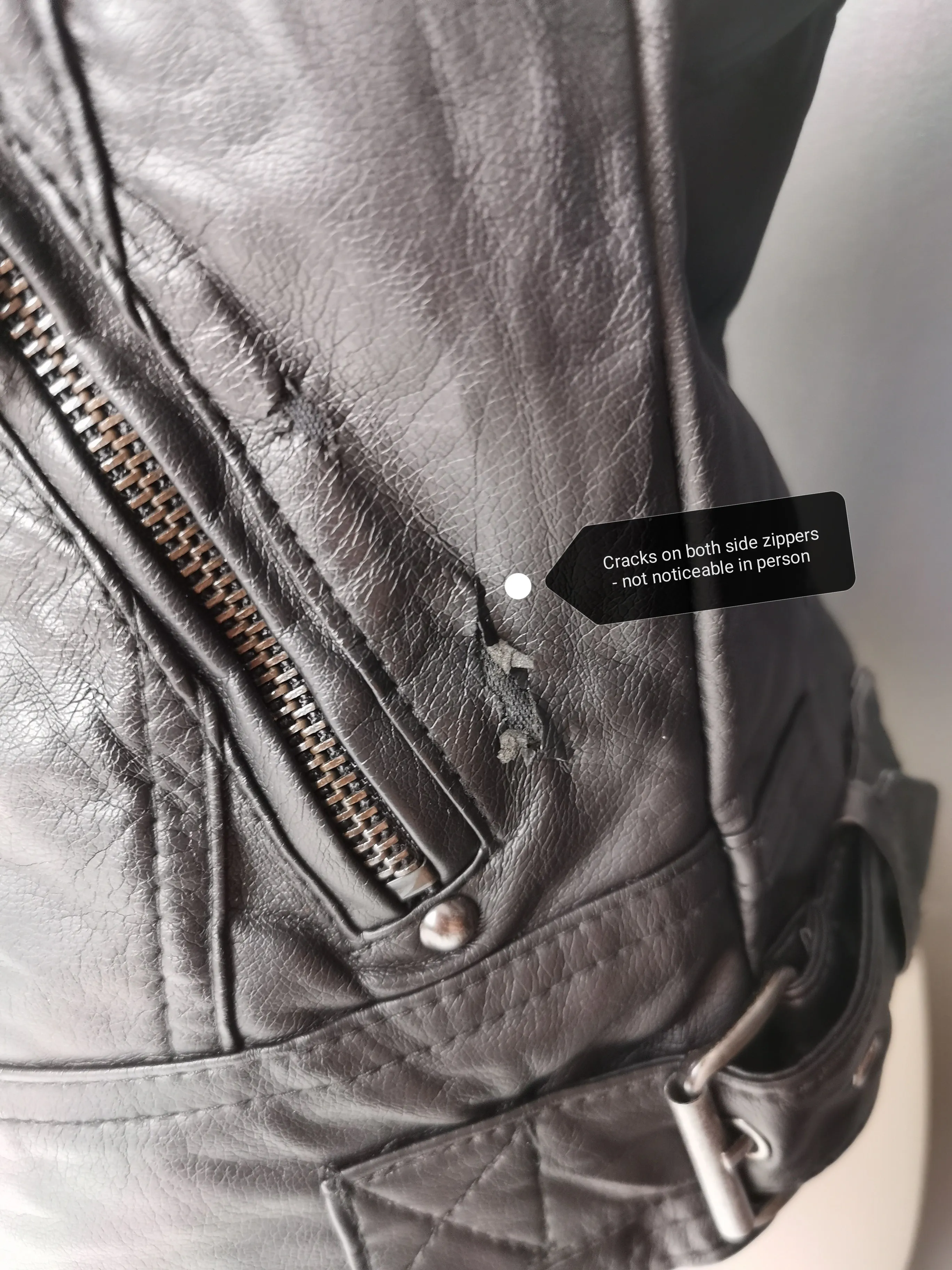 WOMENS SIZE SMALL - GUESS, Faux Leather Moto Jacket VGUC B45