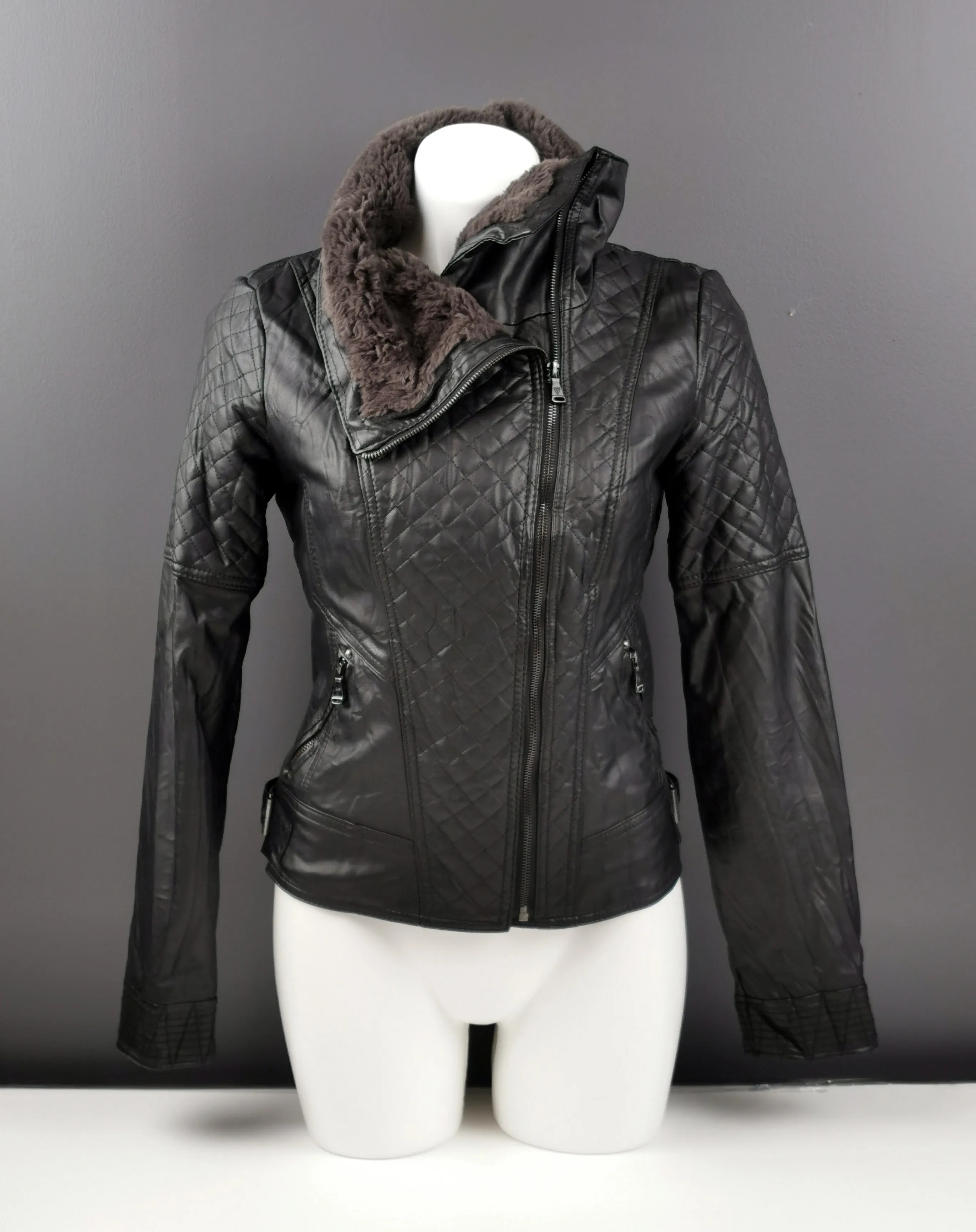 WOMENS SIZE SMALL - GUESS, Faux Leather Moto Jacket VGUC B45